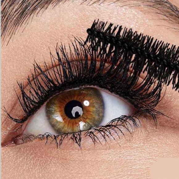 ESTEE LAUDER Sumptuous Extreme Lash Multiplying Volume Mascara EXTREME BLACK 01 - Picture 5 of 16